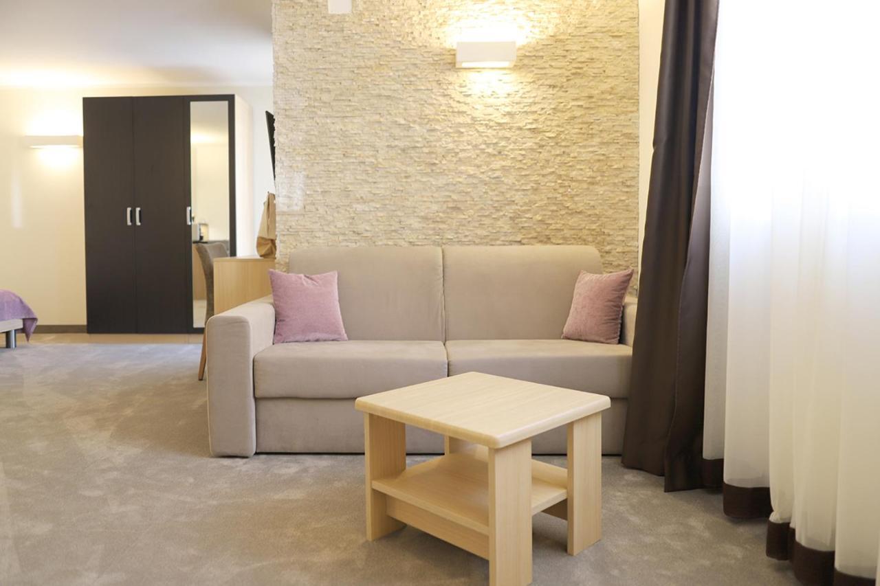 Hotel Villa Margaret Малинска Экстерьер фото