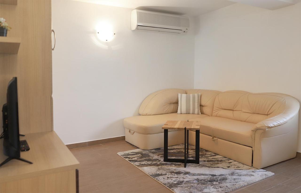 Hotel Villa Margaret Малинска Экстерьер фото