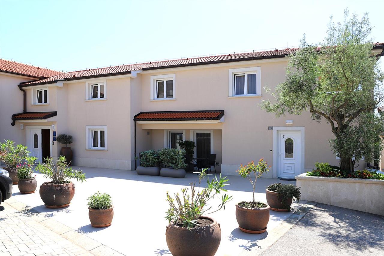 Hotel Villa Margaret Малинска Экстерьер фото